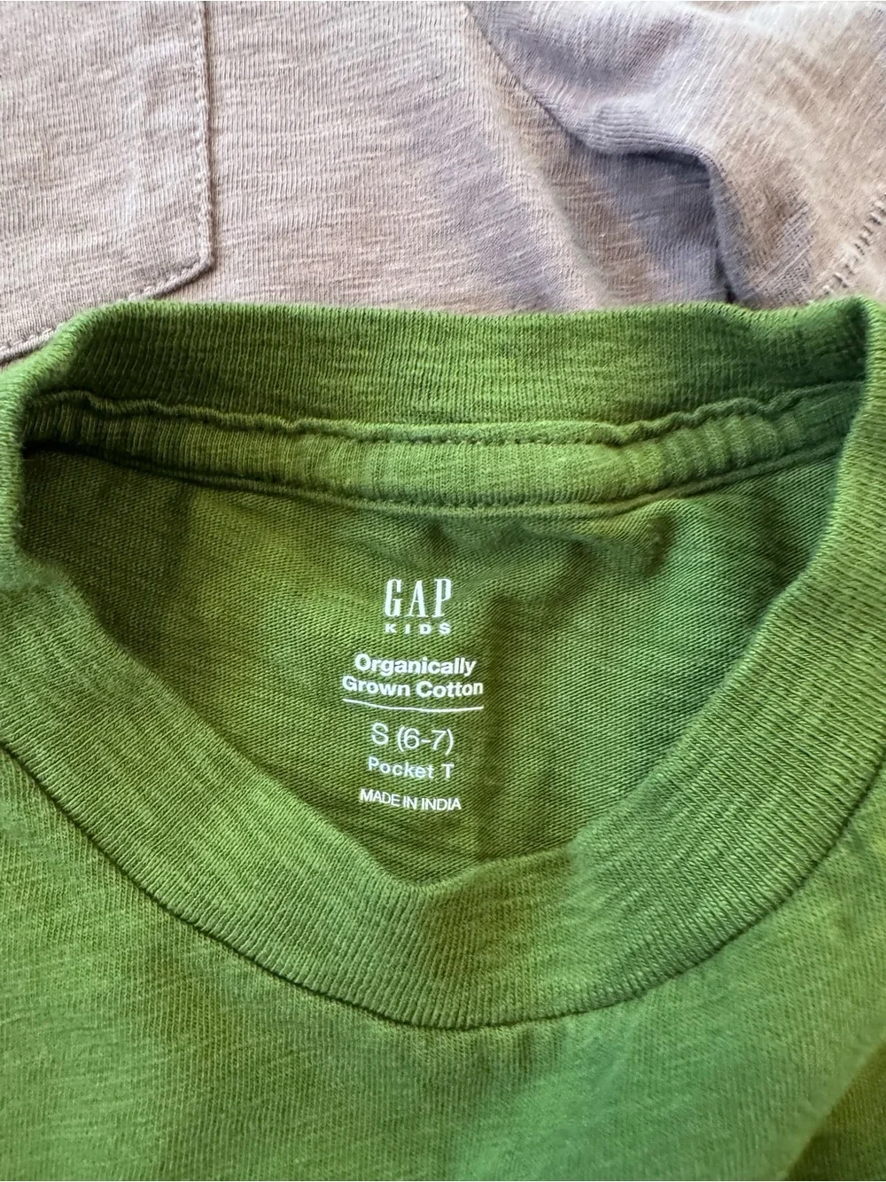 GAP Short-Sleeve Pocket Tees in Green and Gray